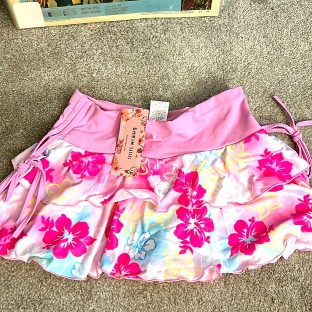 Shein Mod skort Small New